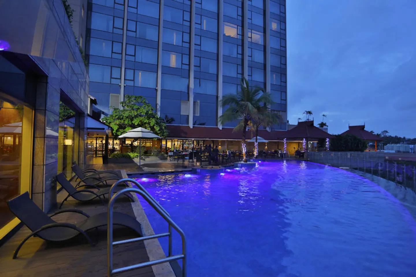 Crowne Plaza Kochi by IHG OUTDOOR_POOL