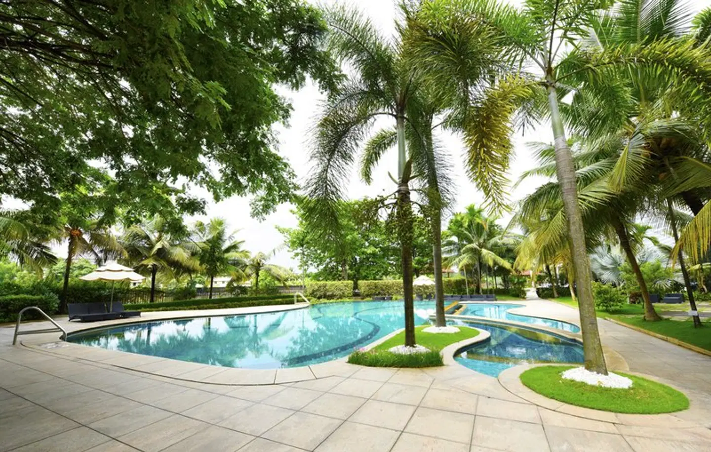 Crowne Plaza Kochi by IHG OUTDOOR_POOL