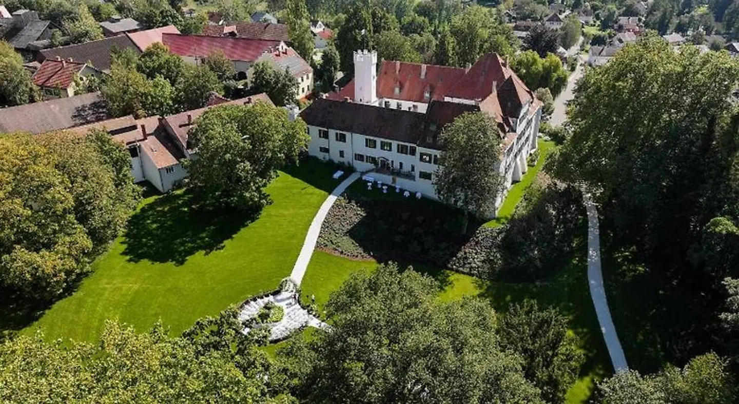 Schloss - Schenke Tunzenberg Garten