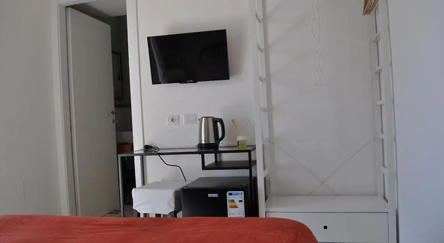 B&B FISH ROOM_EXAMPLE