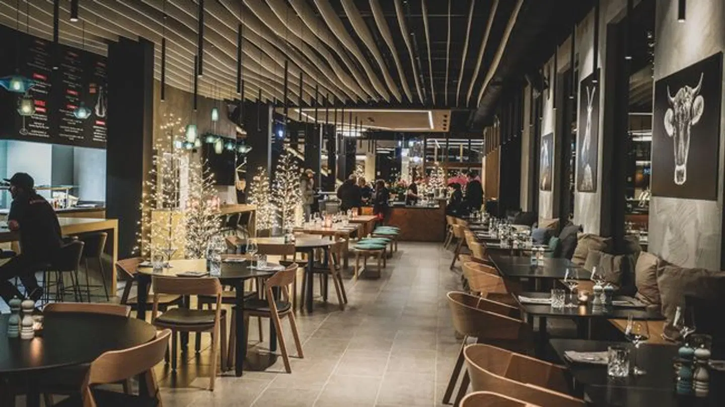 Hotel AVES Homebase Arosa Bar