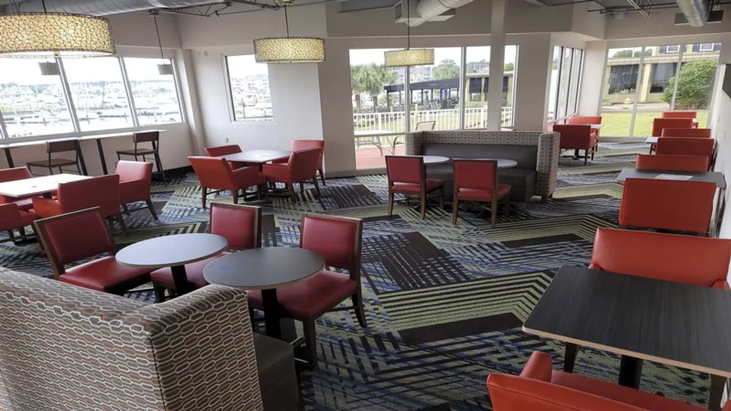 Holiday Inn Express North Myrtle Beach - Little River Bar