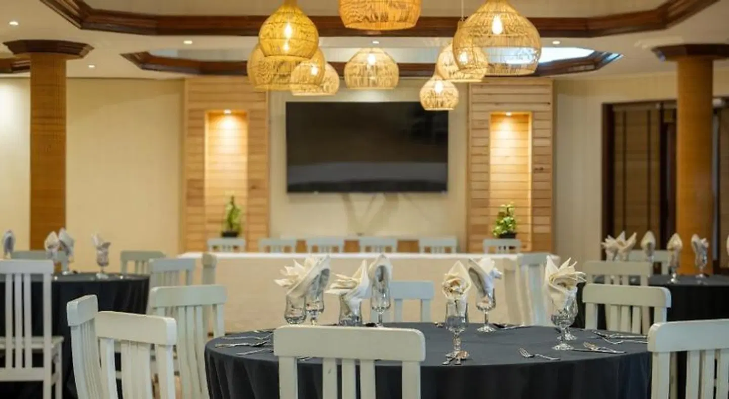 Aanari & Spa Restaurant
