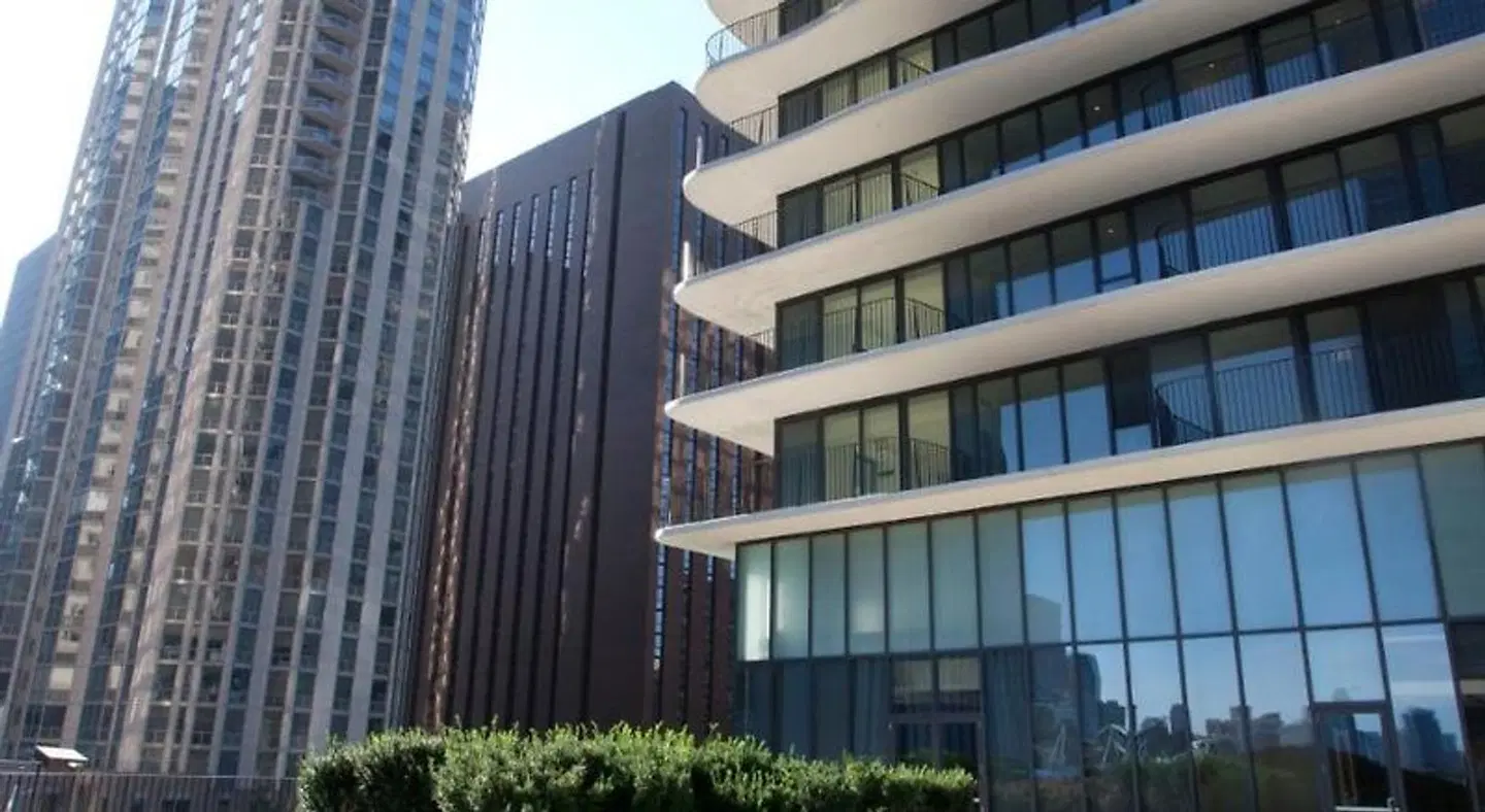 Radisson Blu Aqua Hotel, Chicago EXTERIOR