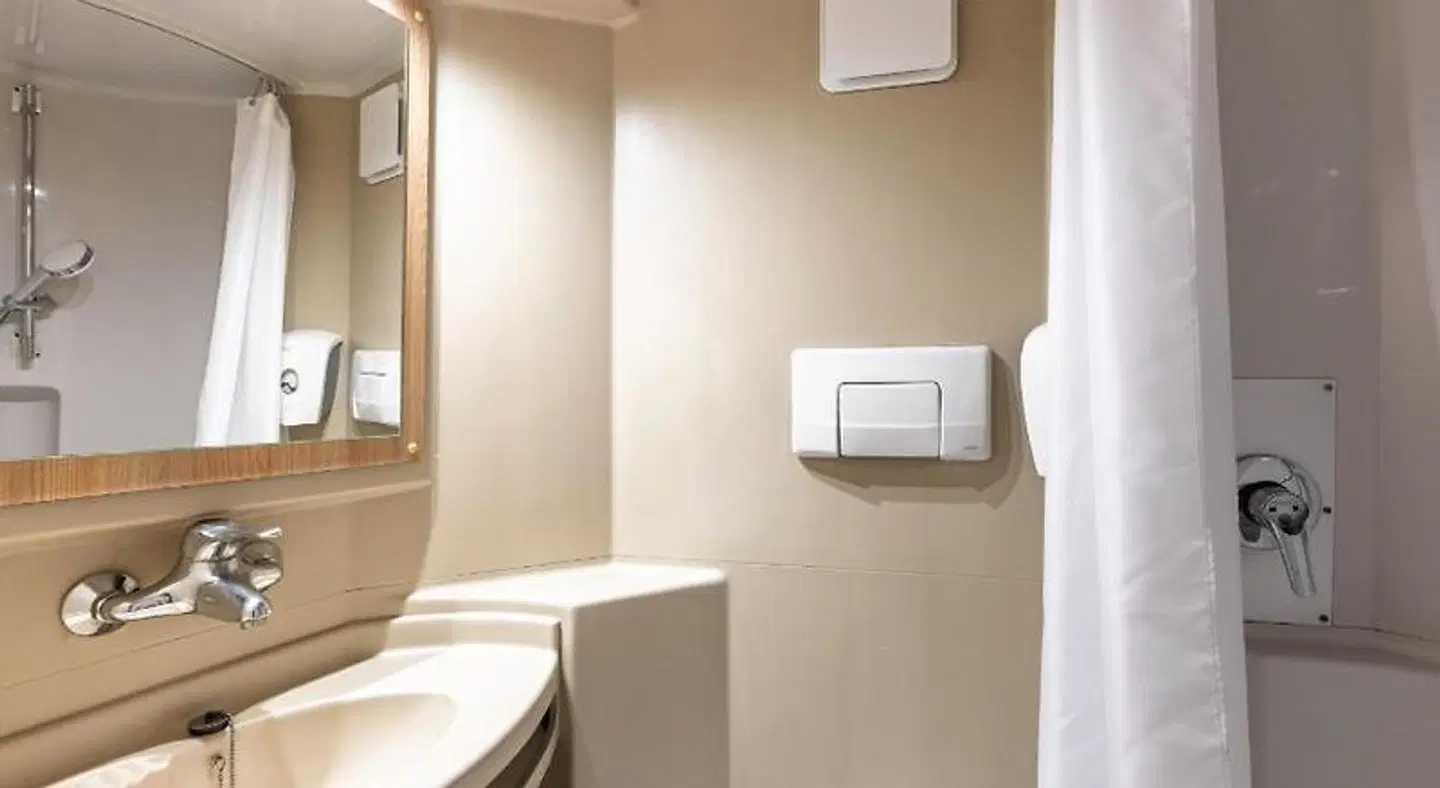 Premiere Classe Bourges Badezimmer