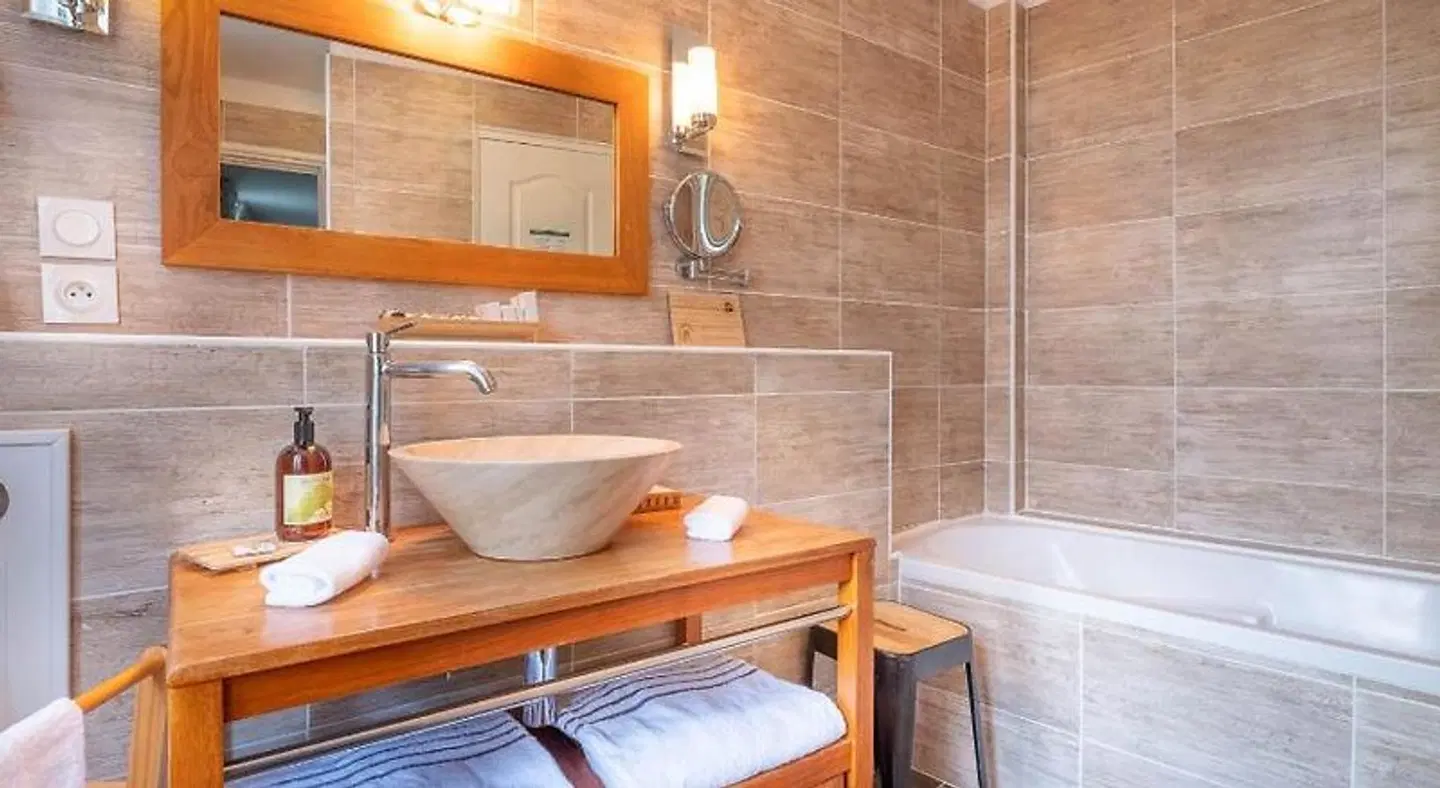 Auberge du Bon Laboureur Badezimmer