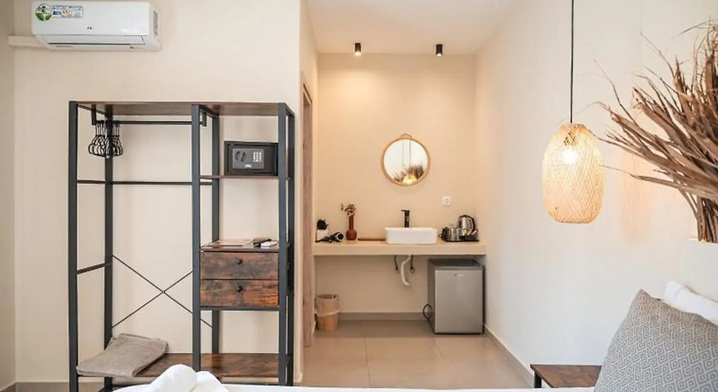 'tm' - Beach Rooms & Suites ROOM_EXAMPLE