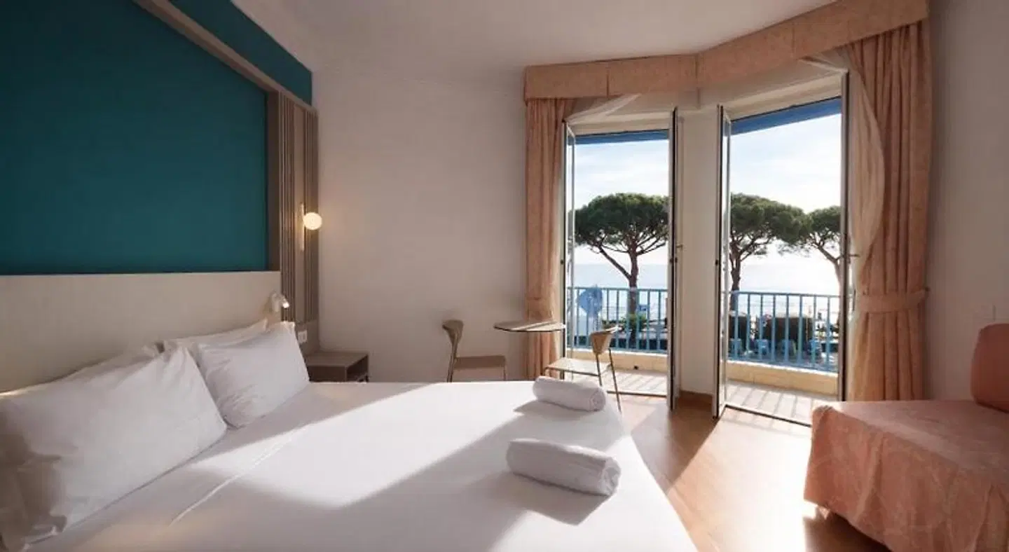 Majestic ROOM_EXAMPLE