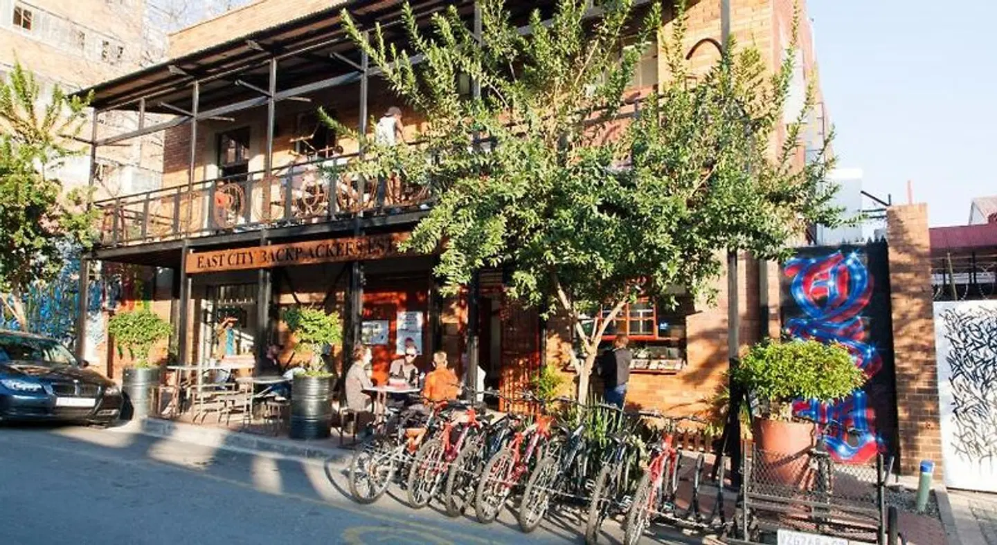 Curiocity Backpackers Bar