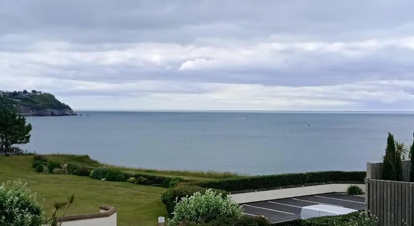 Cliff Court Apartments LANDSCAPE