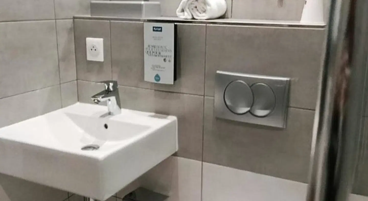 Kyriad Limoges Sud - Feytiat Badezimmer