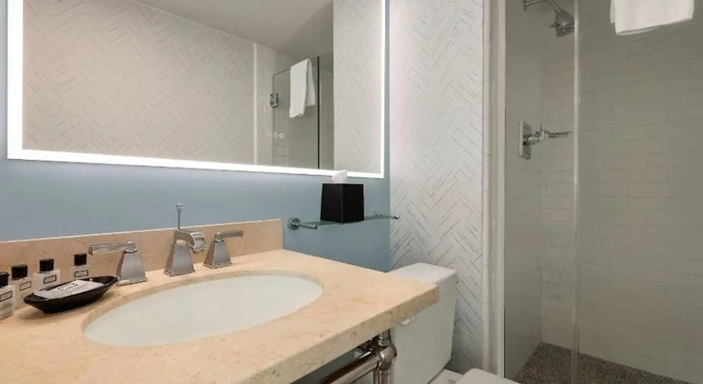 Fort Pontchartrain Detroit, a Wyndham Hotel Badezimmer