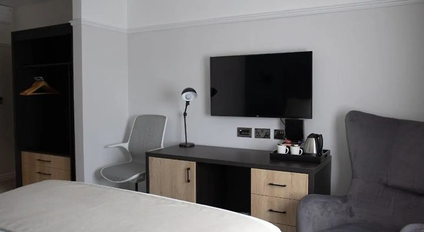 Lion Hotel & Restaurant ROOM_EXAMPLE