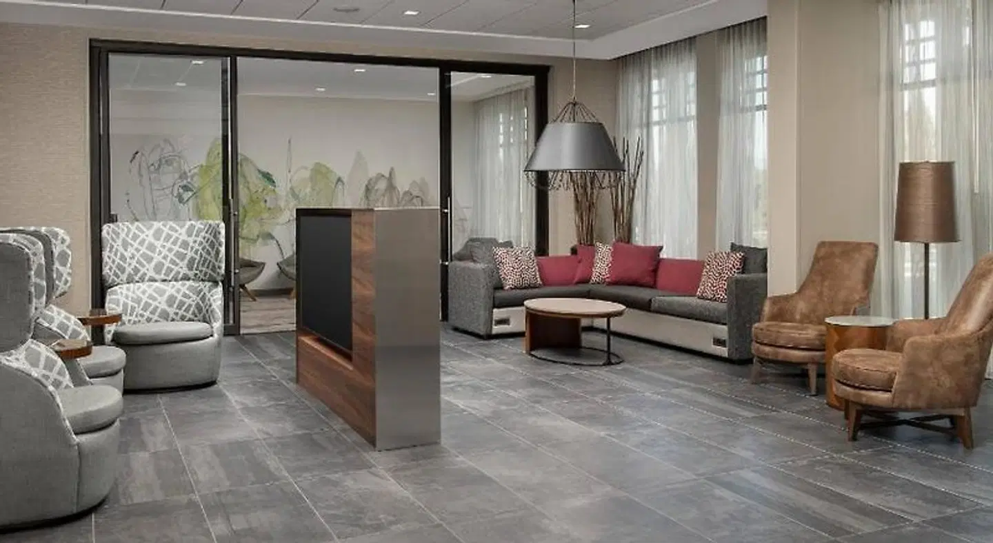 Courtyard by Marriott Portland East LOUNGE_LOBBY