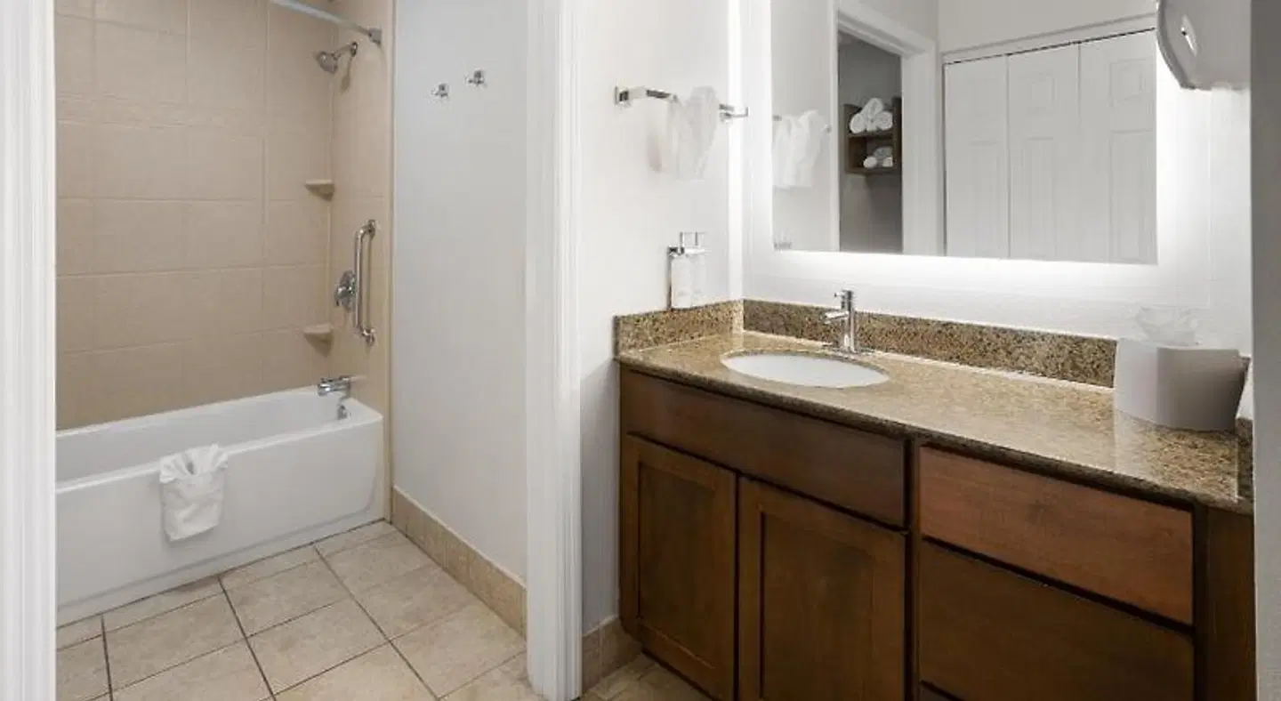 Staybridge Suites Harrisburg Hershey by IHG Badezimmer