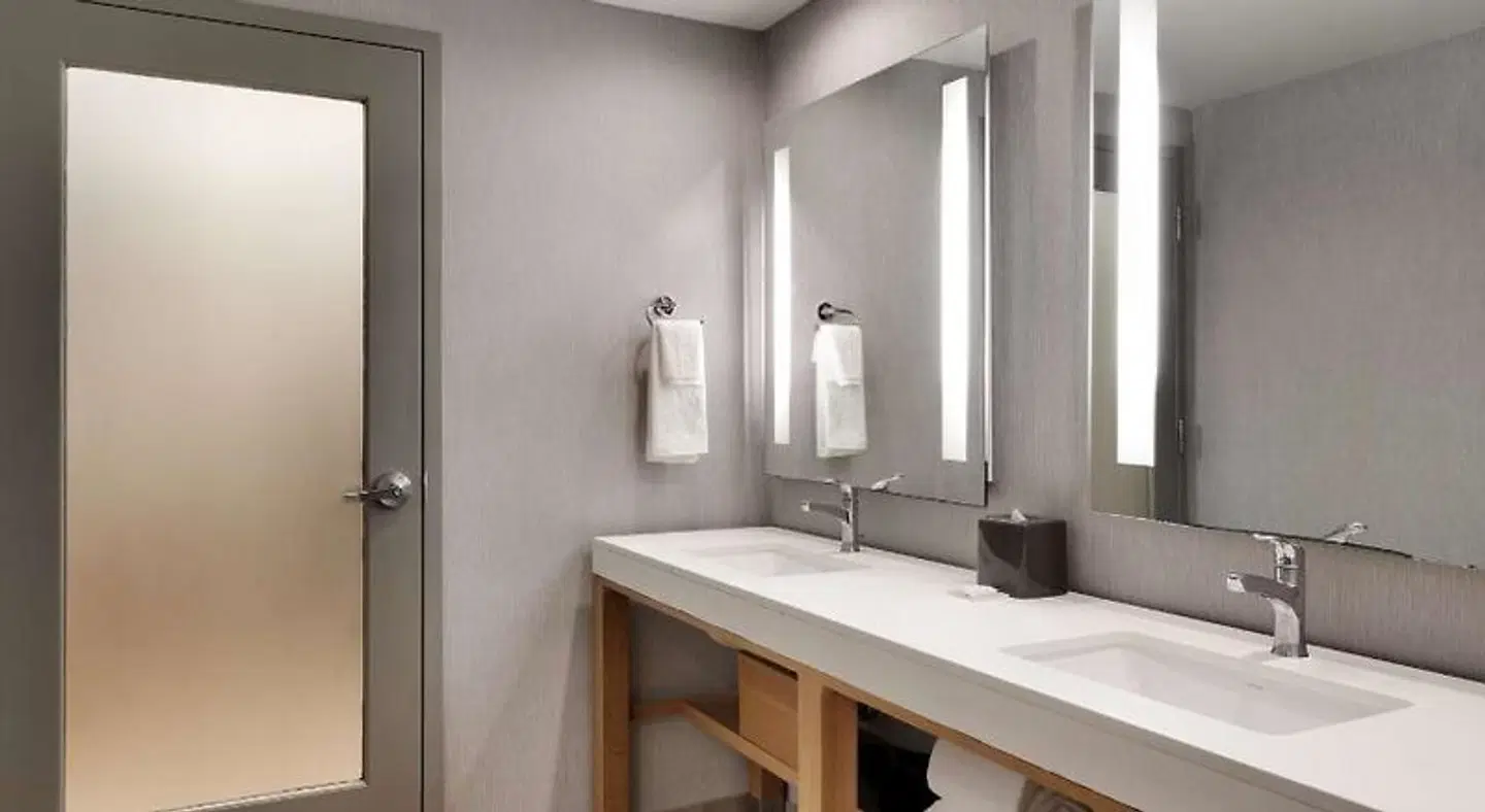 Hyatt Place at Anaheim Resort/Convention Center Badezimmer
