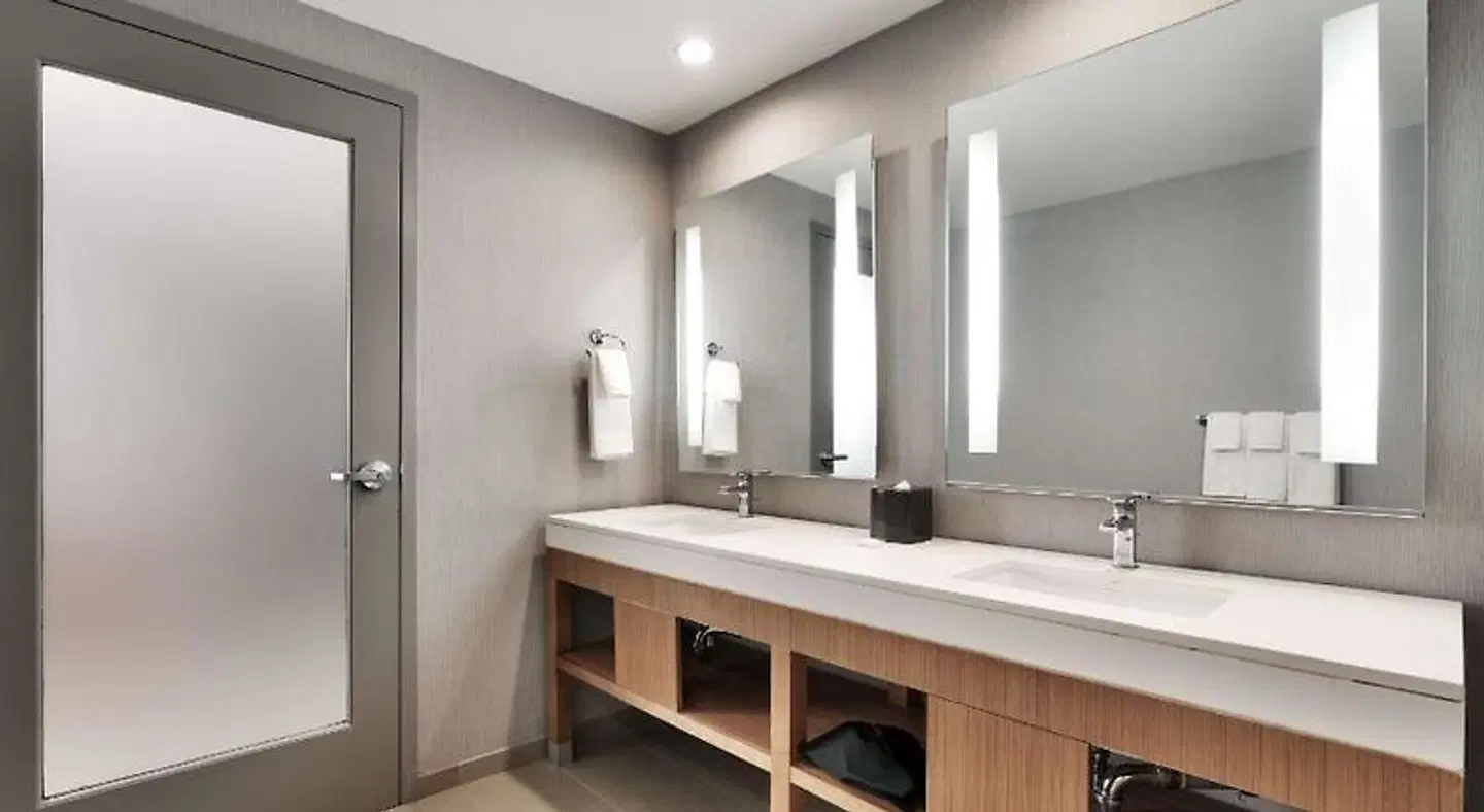Hyatt Place at Anaheim Resort/Convention Center Badezimmer