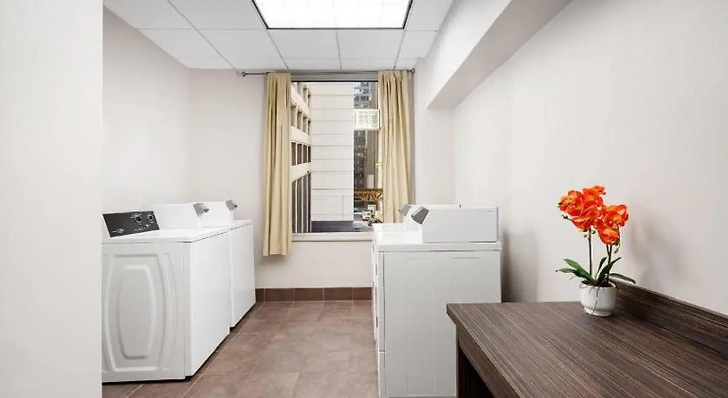La Quinta Inn & Suites by Wyndham Chicago Downtown ROOM_EXAMPLE