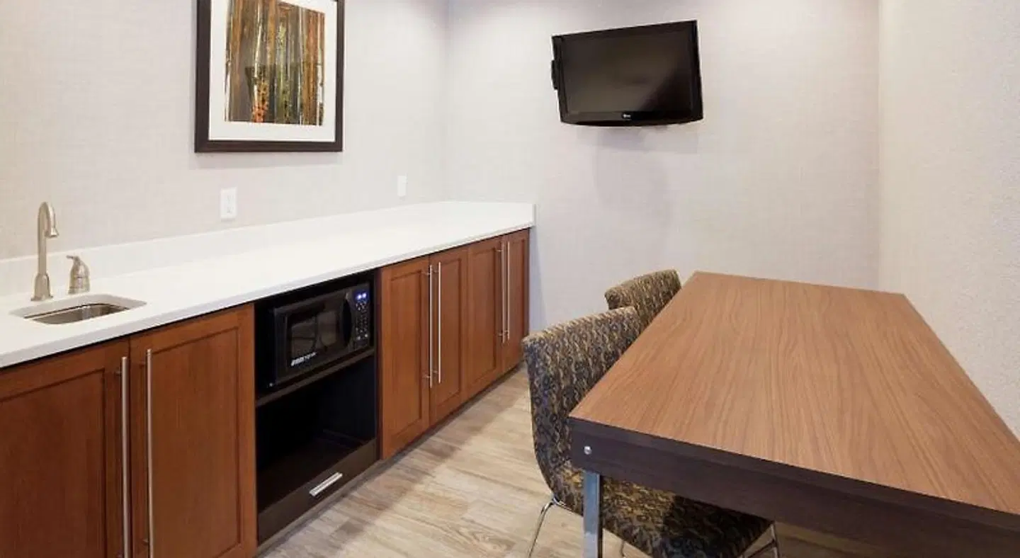 Hampton Inn Duluth-Canal Park ROOM_EXAMPLE