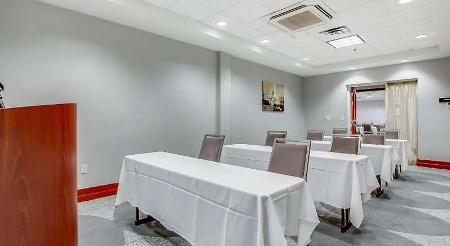 Hilton Garden Inn Louisville Northeast ROOM_EXAMPLE