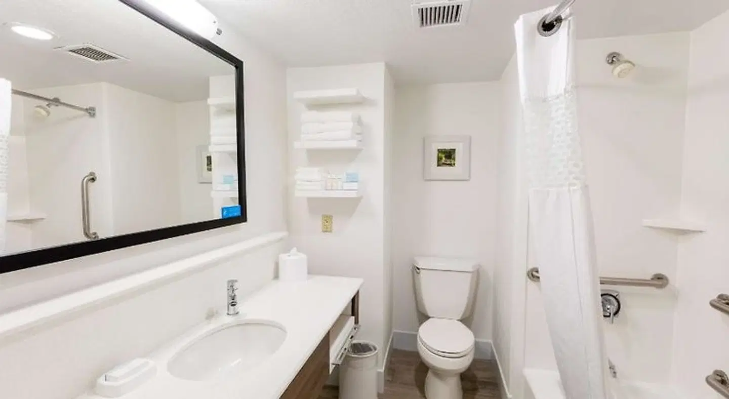 Hampton Inn Rochester Badezimmer