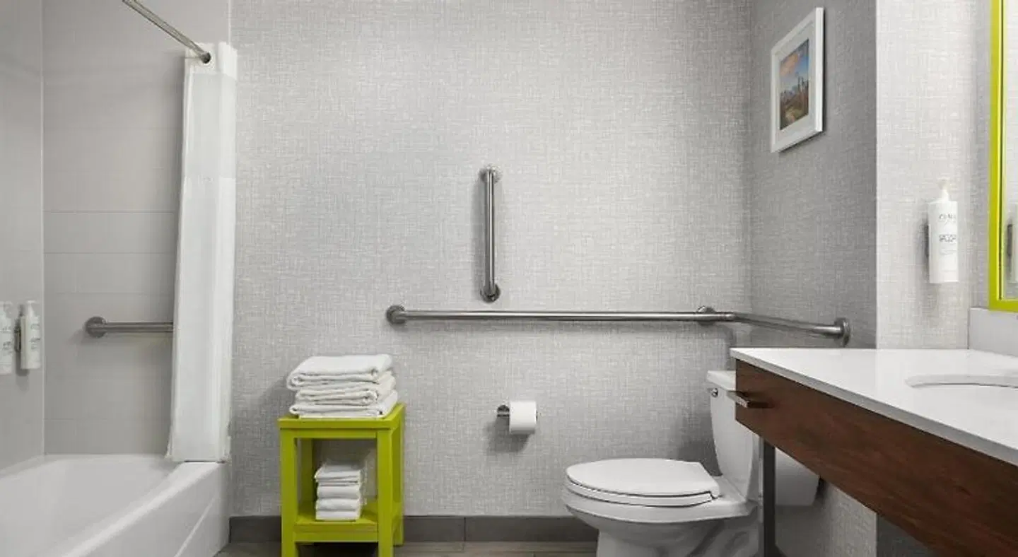 Hampton Inn & Suites Charlotte-Arrowood Rd. Badezimmer