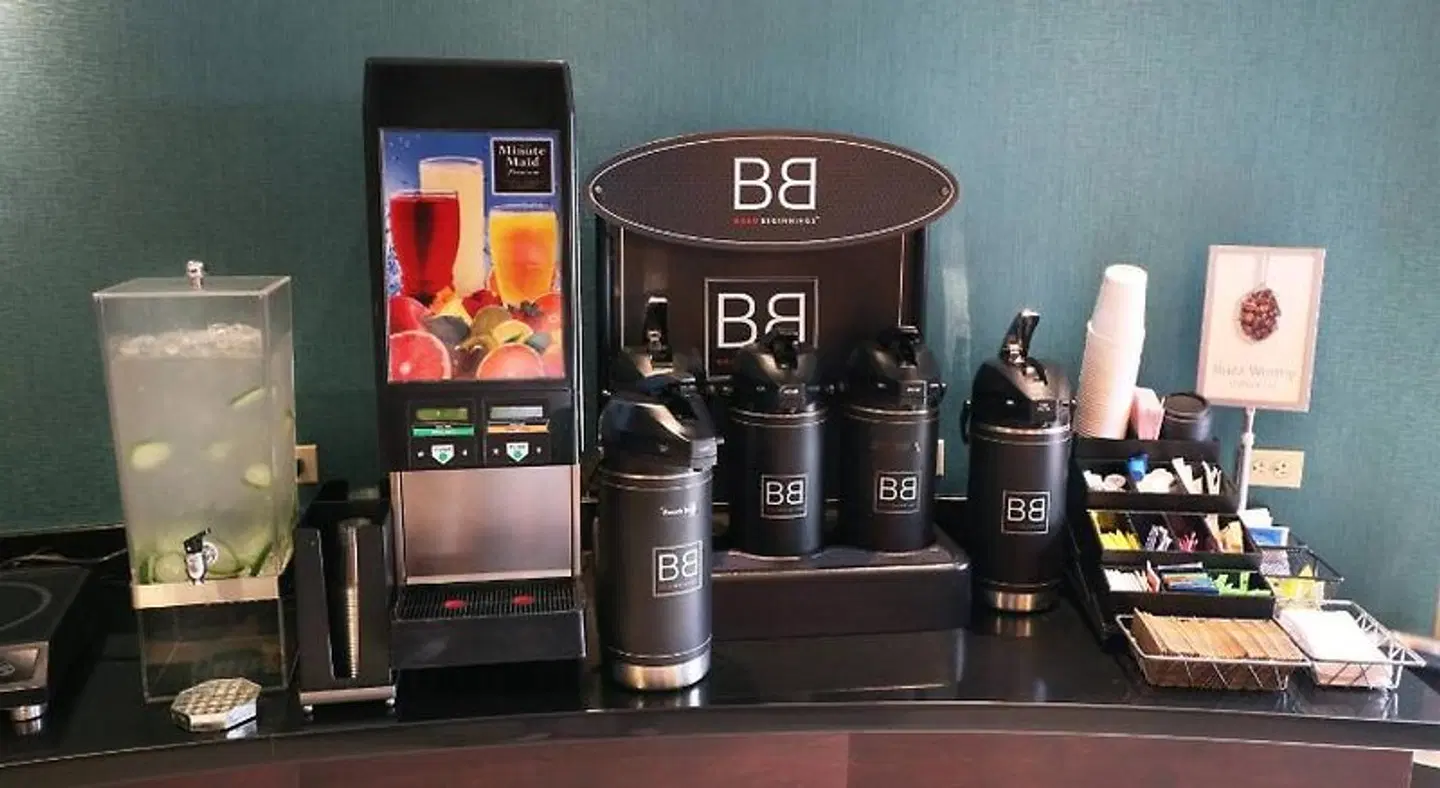 Fairfield by Marriott Inn & Suites Des Moines Airport Bar