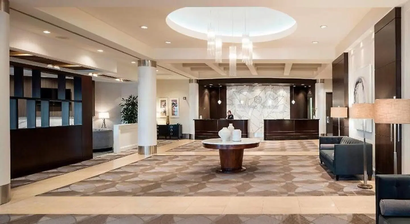 Sheraton Cavalier Calgary Hotel LOUNGE_LOBBY
