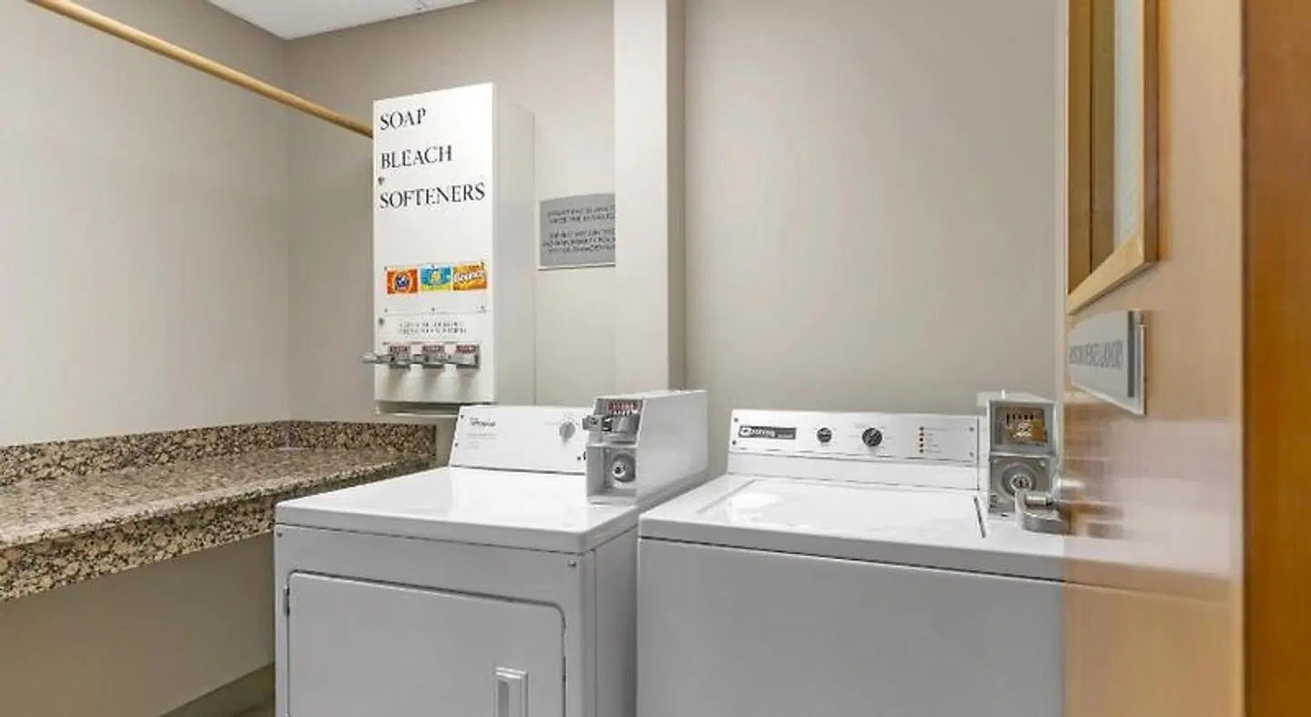 Best Western Plus Pembina Inn & Suites Badezimmer