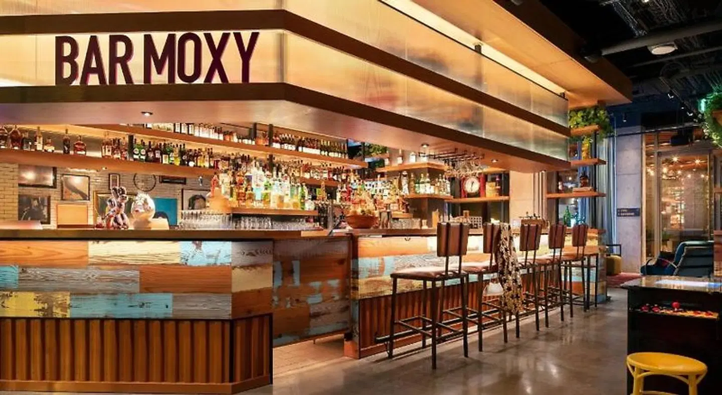 Moxy Austin - University Bar