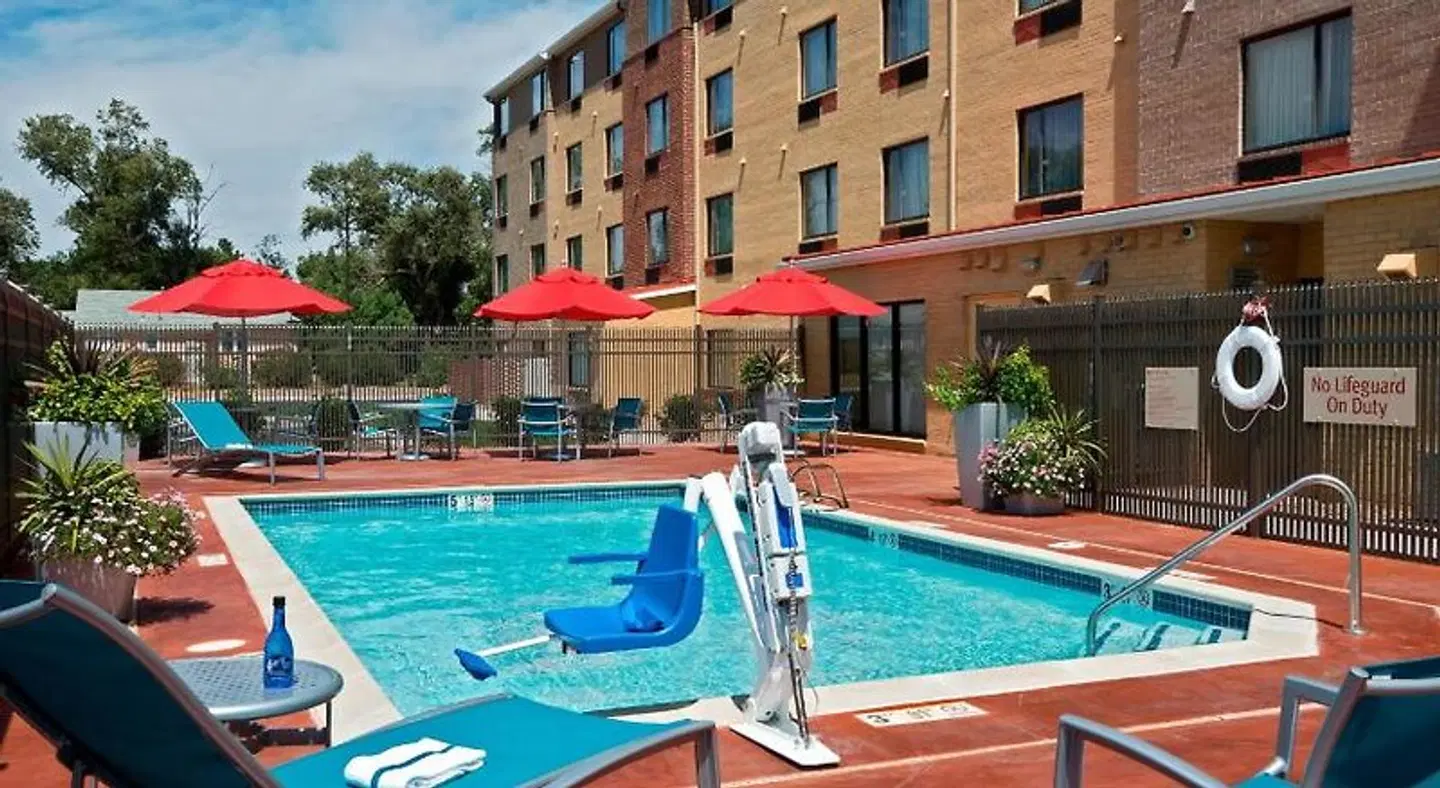 TownePlace Suites by Marriott Dodge City OUTDOOR_POOL