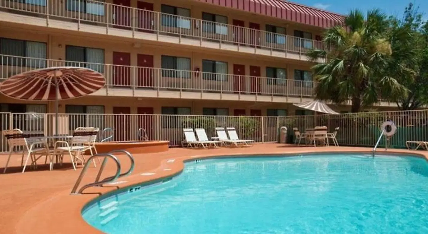 Red Roof Inn Corpus Christi South OUTDOOR_POOL