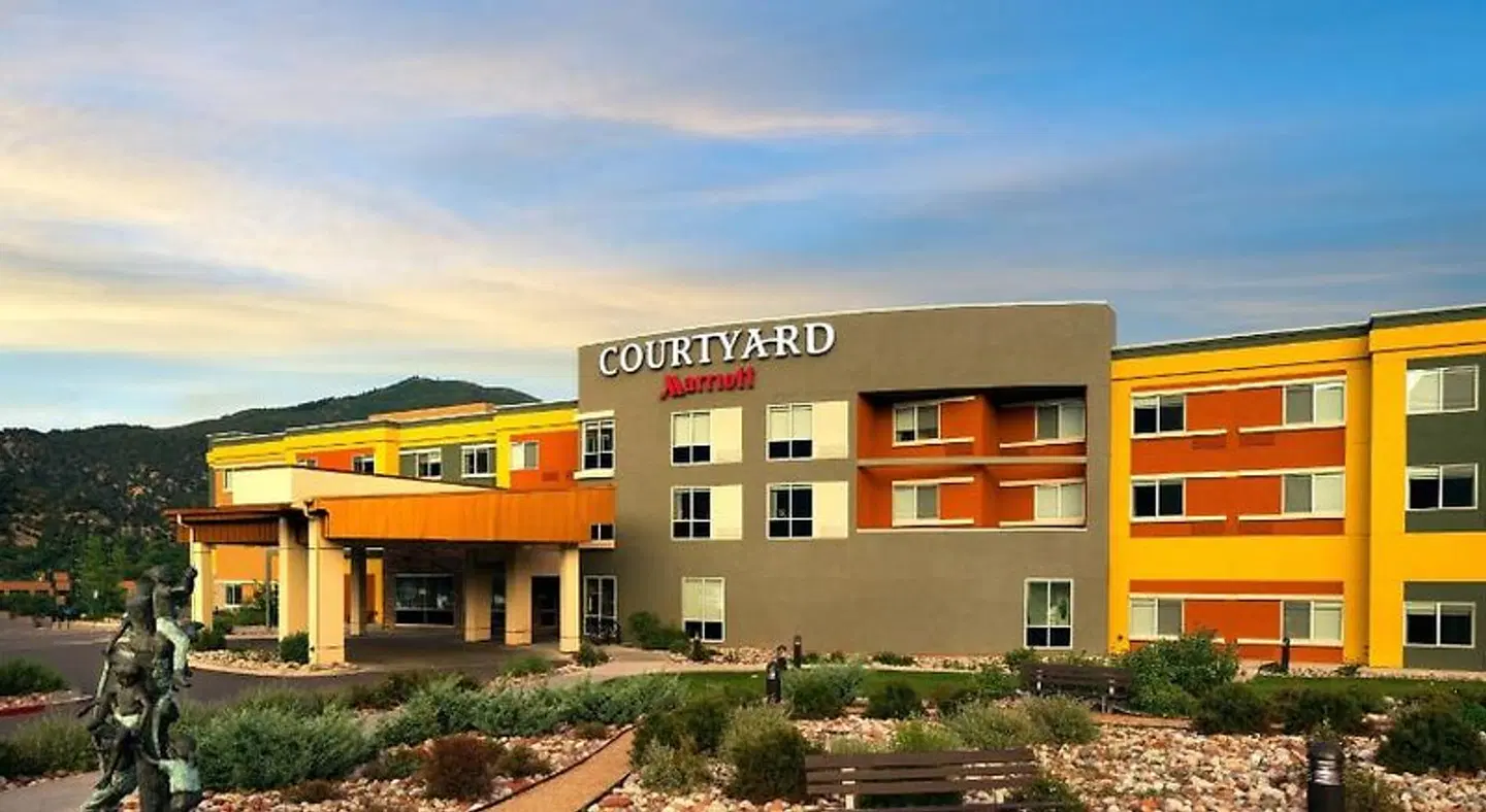Courtyard by Marriott Glenwood Springs EXTERIOR