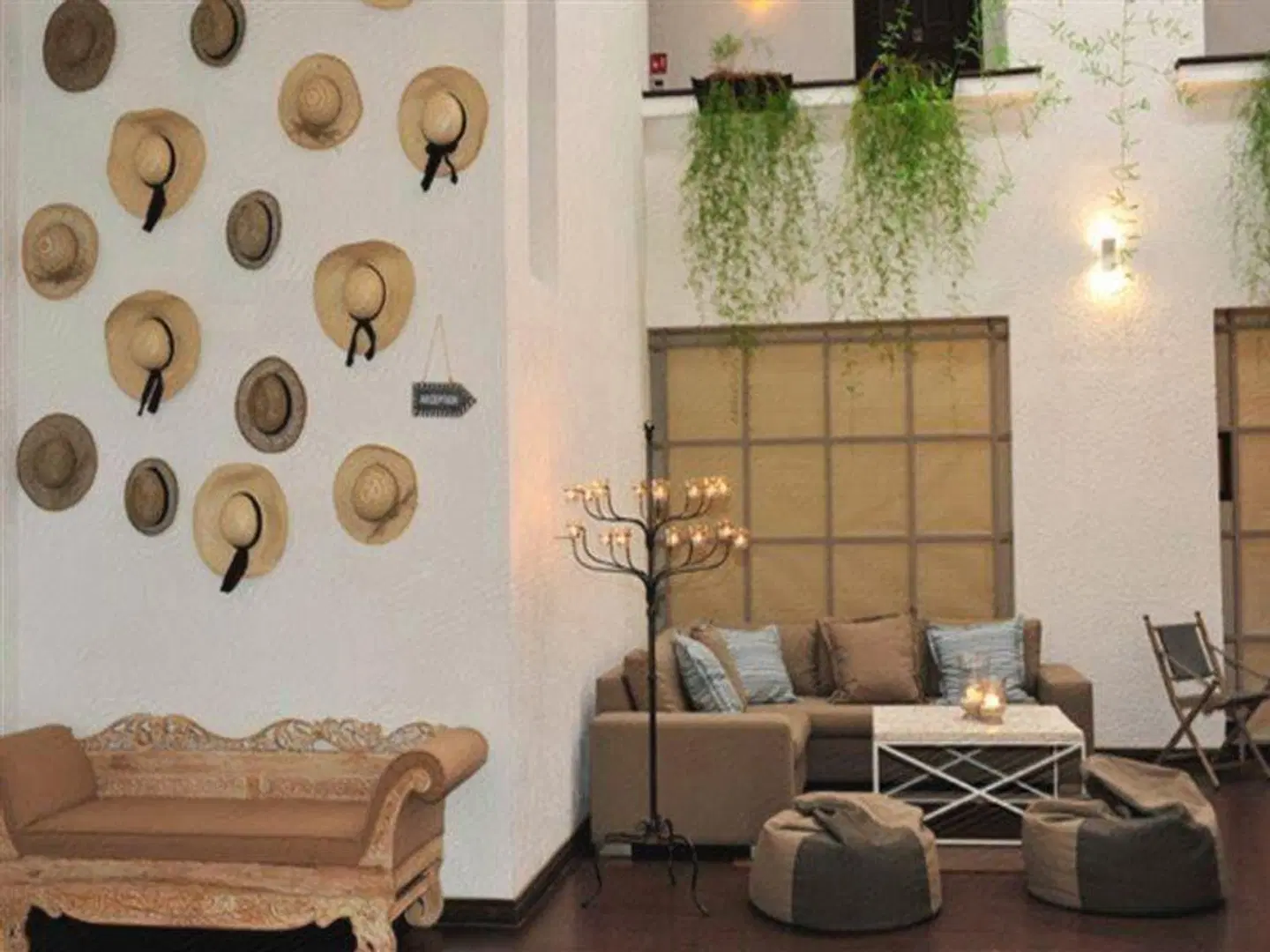 The Bay LOUNGE_LOBBY