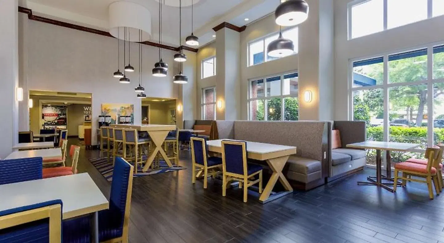 Hampton Inn & Suites Tallahassee I-10-Thomasville Road Bar