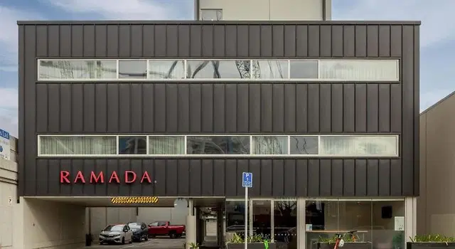 Ramada Suites by Wyndham Christchurch City EXTERIOR