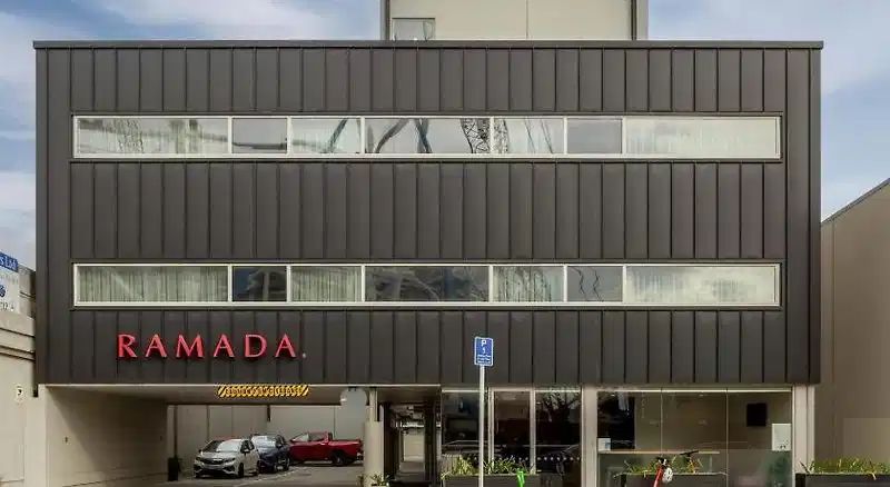 Ramada Suites by Wyndham Christchurch City – Hotelfoto