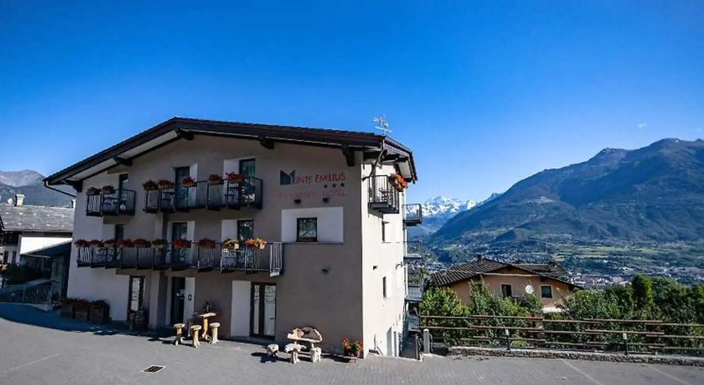 Monte Emilius EXTERIOR