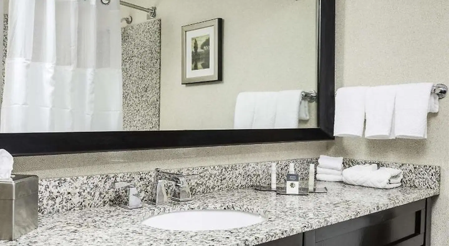 DoubleTree by Hilton Hotel Wilmington ROOM_EXAMPLE