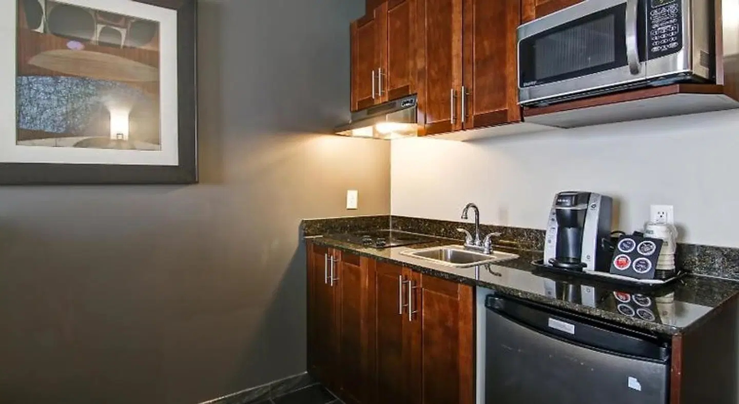 Best Western Plus Brandon Inn ROOM_EXAMPLE
