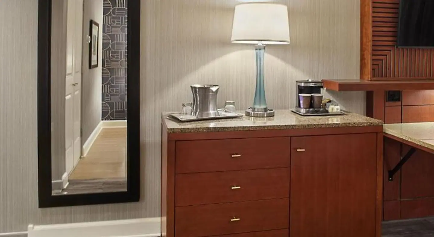 Hilton Akron/Fairlawn ROOM_EXAMPLE