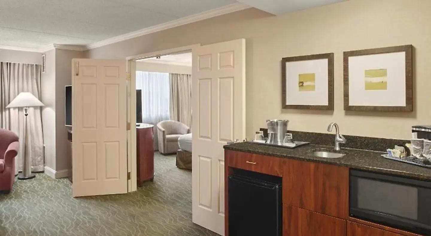 Hilton Akron/Fairlawn ROOM_EXAMPLE