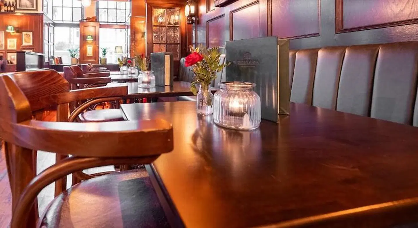The Royal Oak LOUNGE_LOBBY
