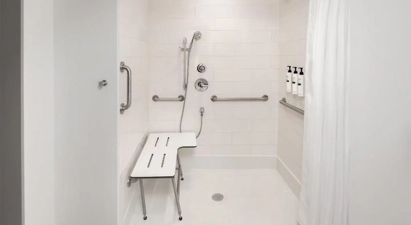 Hilton Garden Inn Topeka Badezimmer