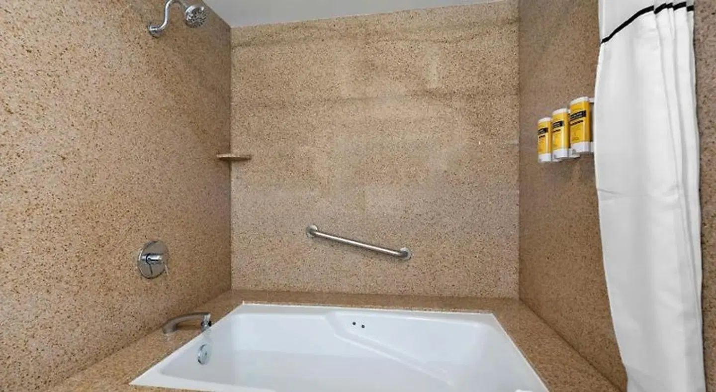 Best Western PLUS Newport/Costa Mesa Badezimmer