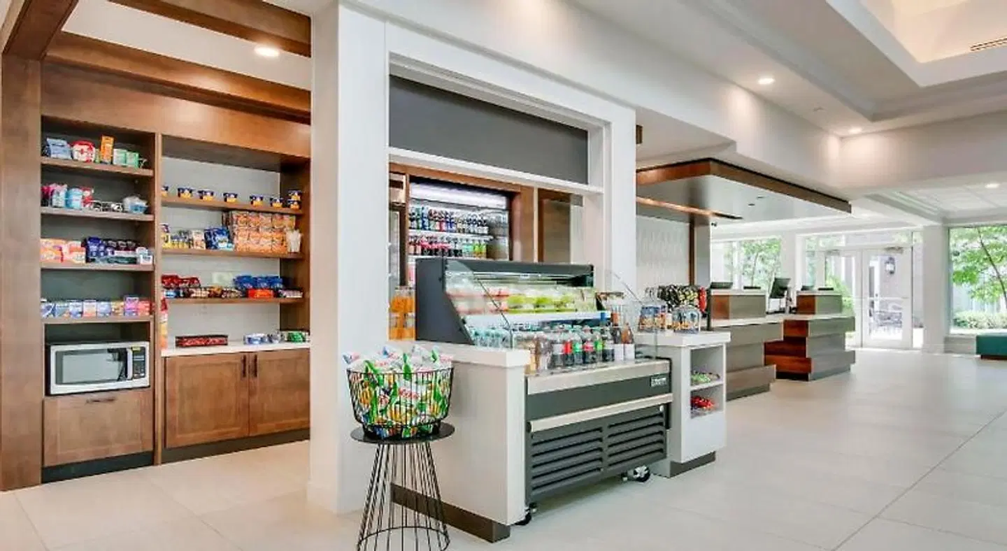 Hilton Garden Inn Louisville Airport Bar