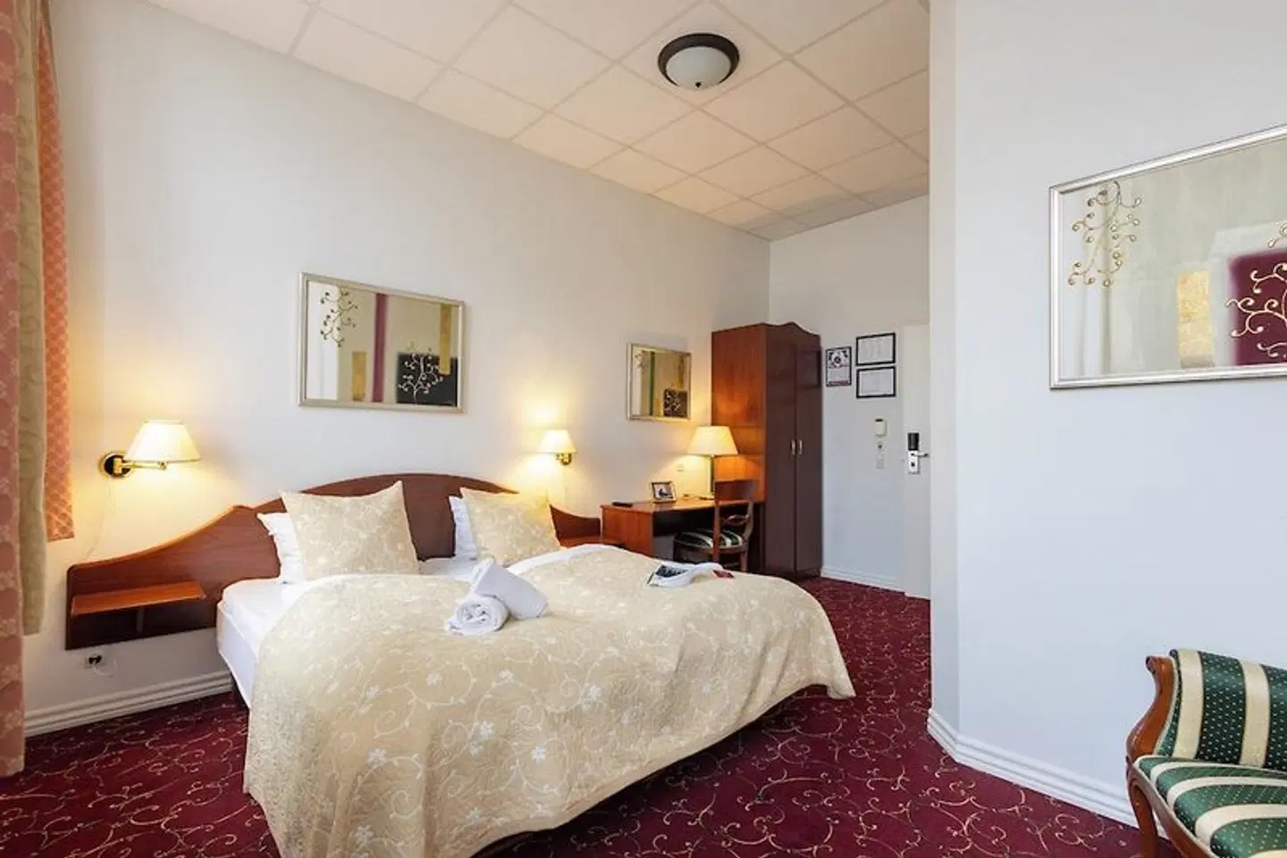 Park ROOM_EXAMPLE