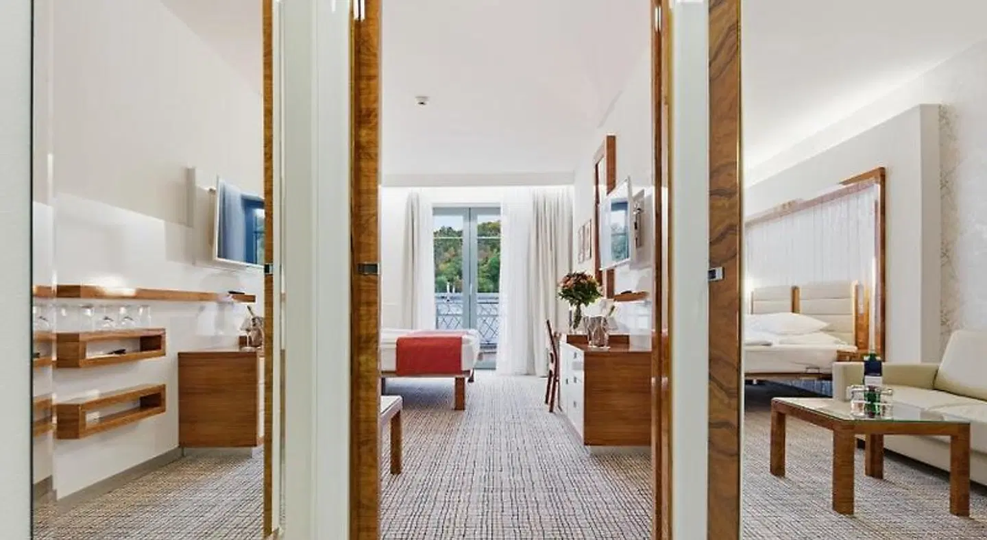 St. Joseph Royal Regent ROOM_EXAMPLE