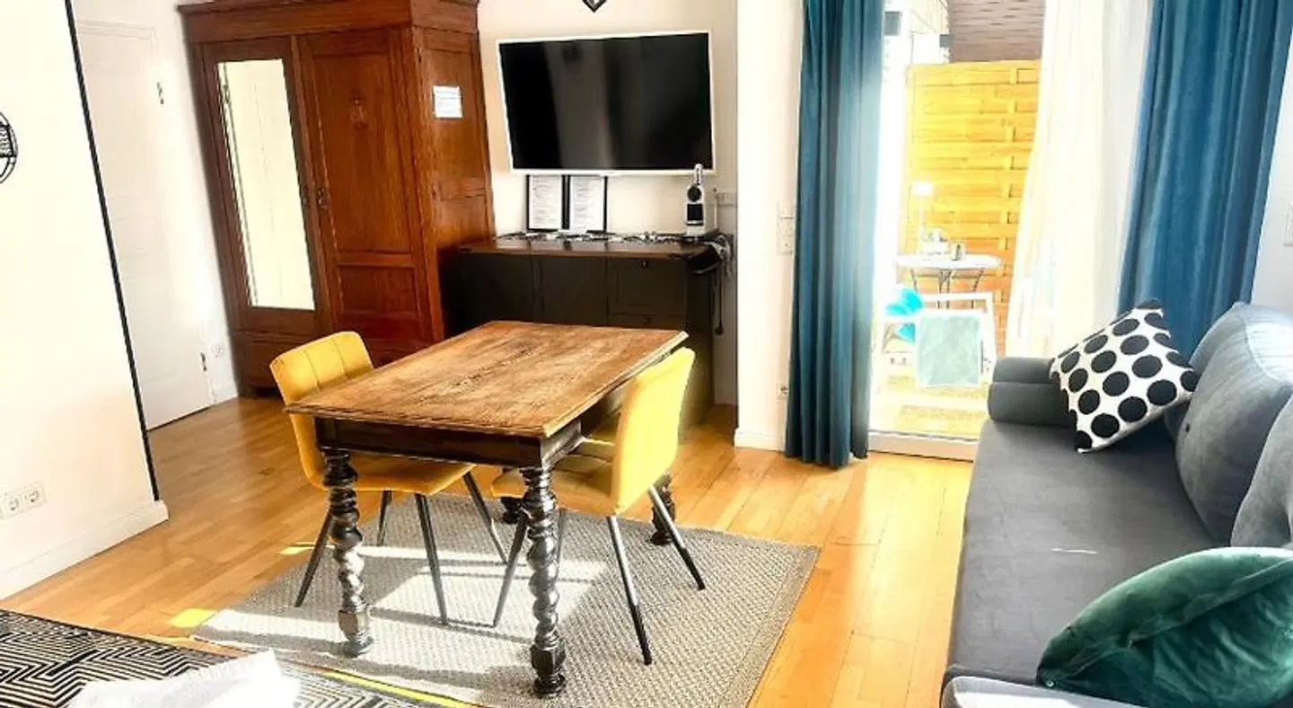 Villa Orchard Frankfurt ROOM_EXAMPLE