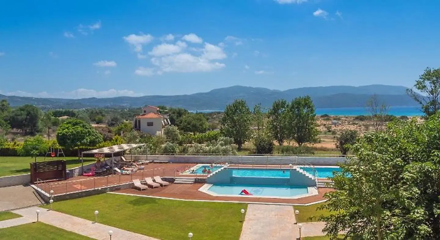Paradise Resort SPORTS_AND_LEISURE